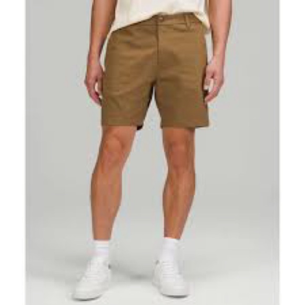Lululemon Commission Classic Fit Short 7” Oxford